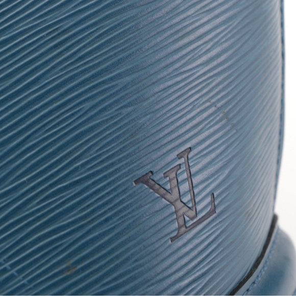 Authenticated vintage LOUIS VUITTON
Saint Jacques GM in Toledo Blue - Picture 9 of 11